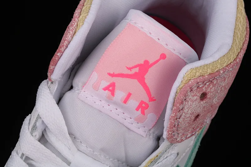 All categories Air Jordan Jordan series basketball shoes Air Jordan 1 Mid P version Air Jordan 1 Mid GS AJ1 Joe 1 Ice Cream Zhongbang basketball shoes DD1666-100